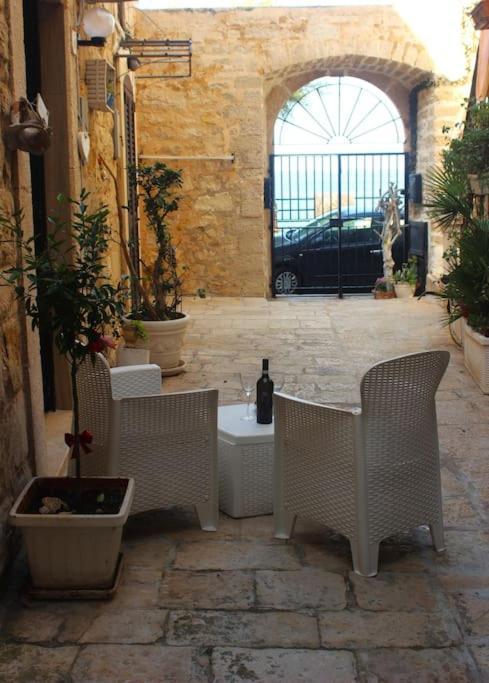 Rubini'S House Hotel Giovinazzo Bagian luar foto