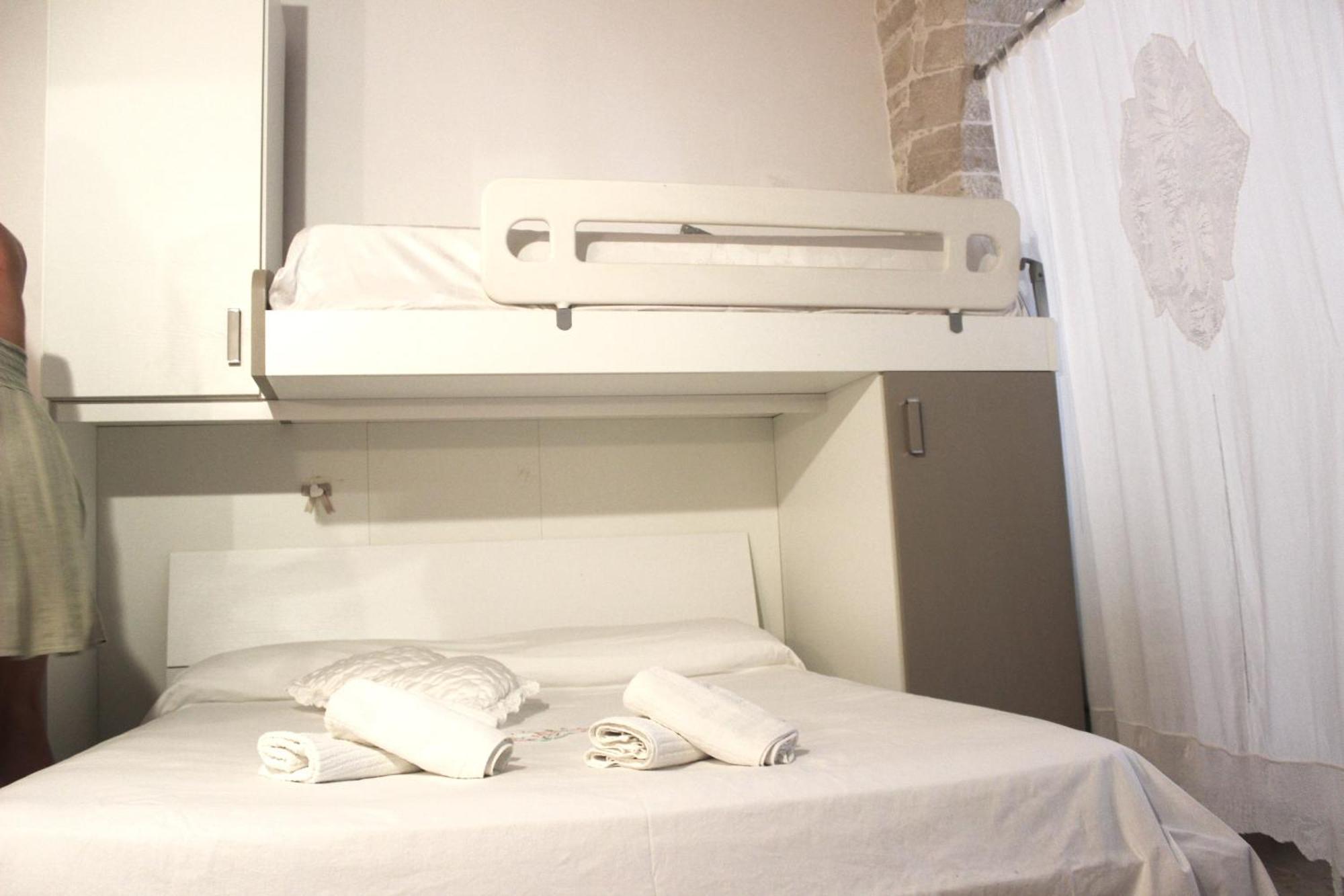 Rubini'S House Hotel Giovinazzo Bagian luar foto