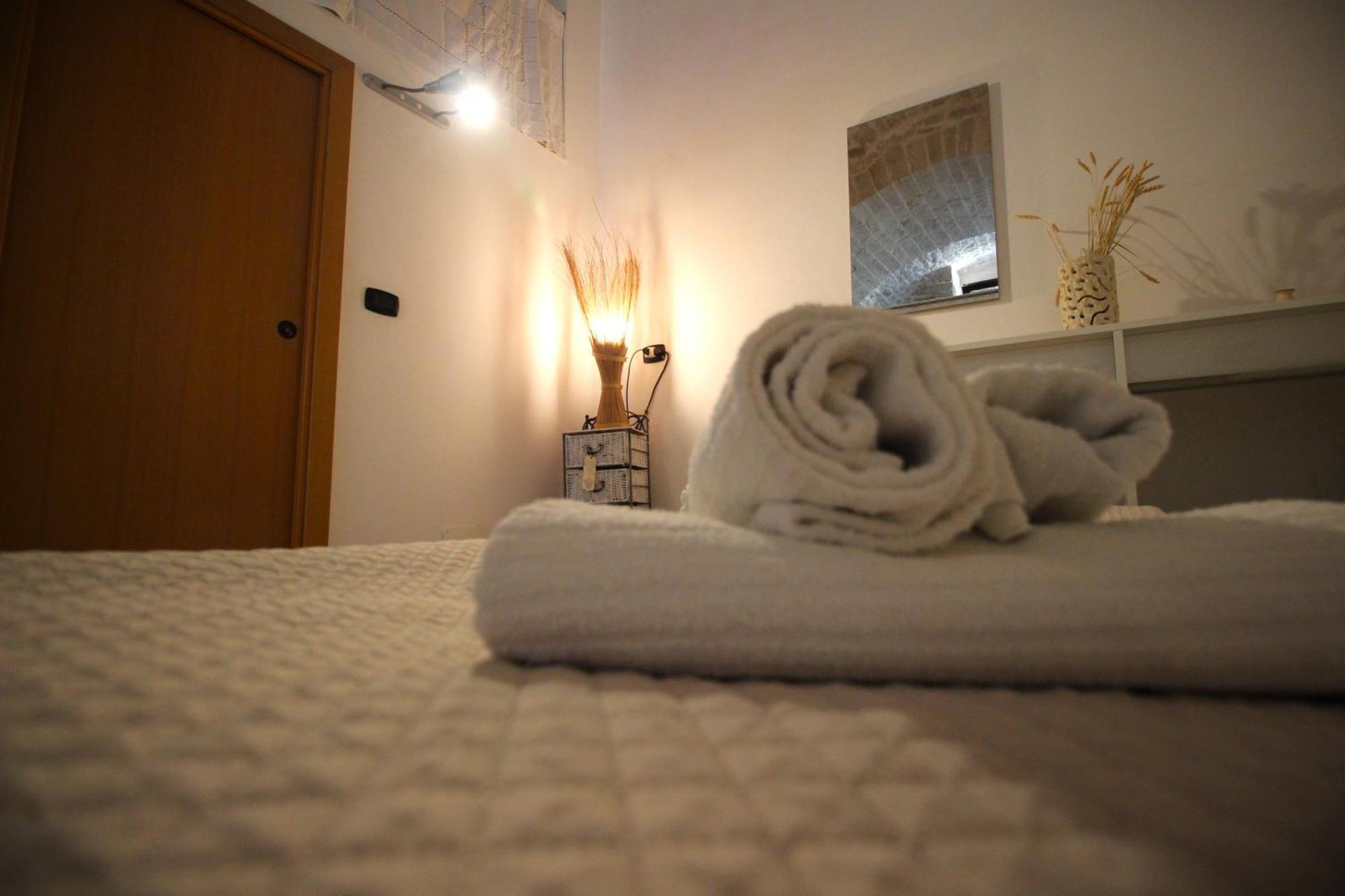 Rubini'S House Hotel Giovinazzo Bagian luar foto