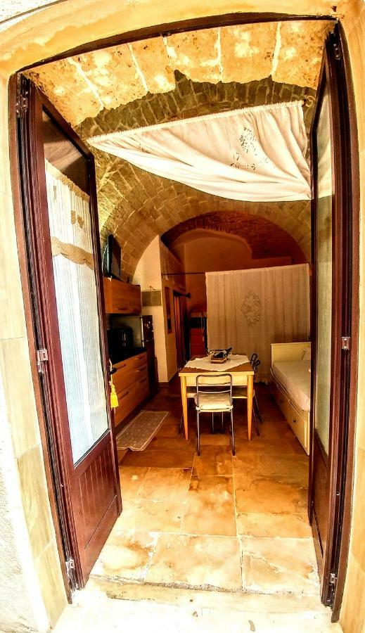 Rubini'S House Hotel Giovinazzo Bagian luar foto