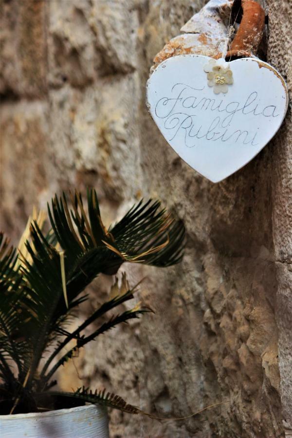Rubini'S House Hotel Giovinazzo Bagian luar foto