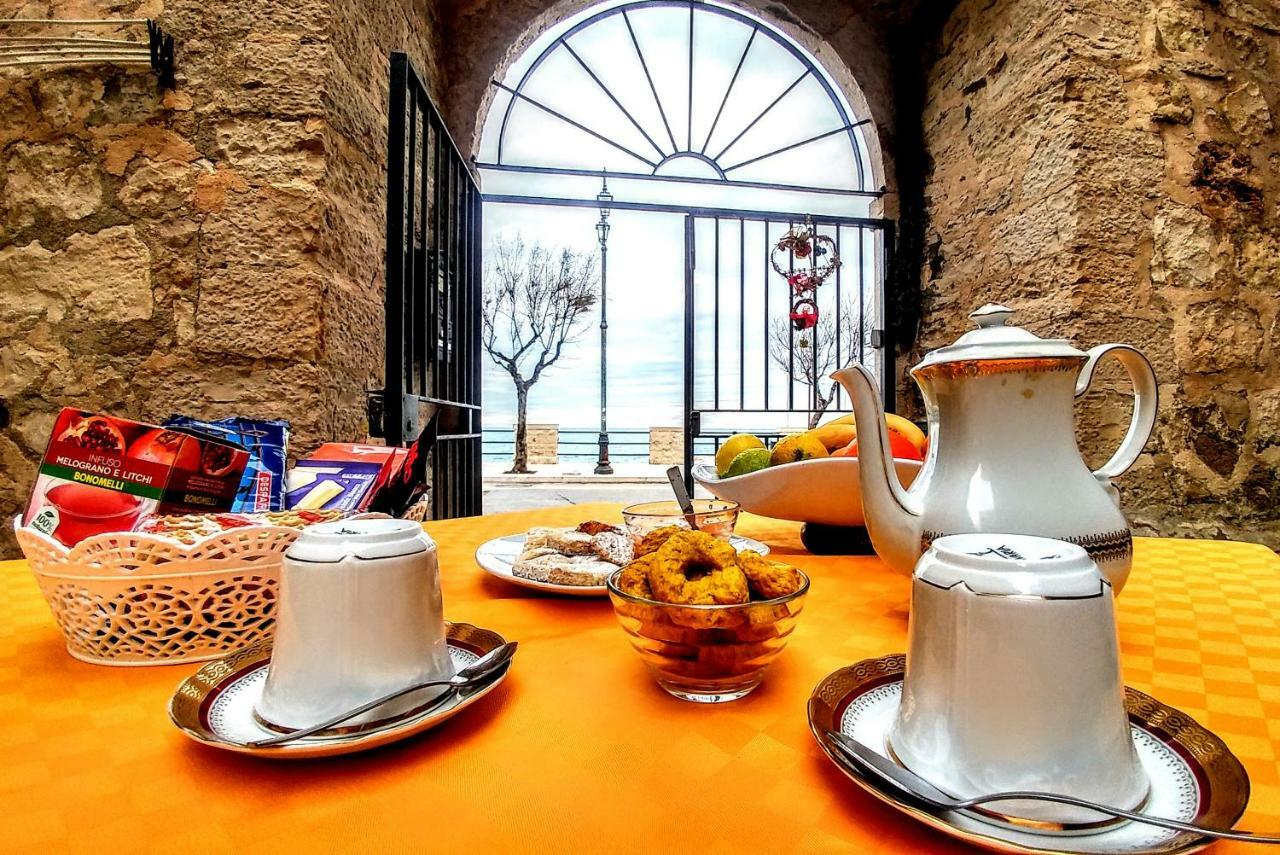 Rubini'S House Hotel Giovinazzo Bagian luar foto